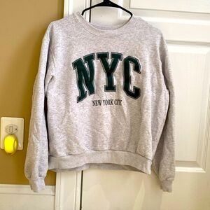 NYC Hollister Sweatshirt in Heather Gray